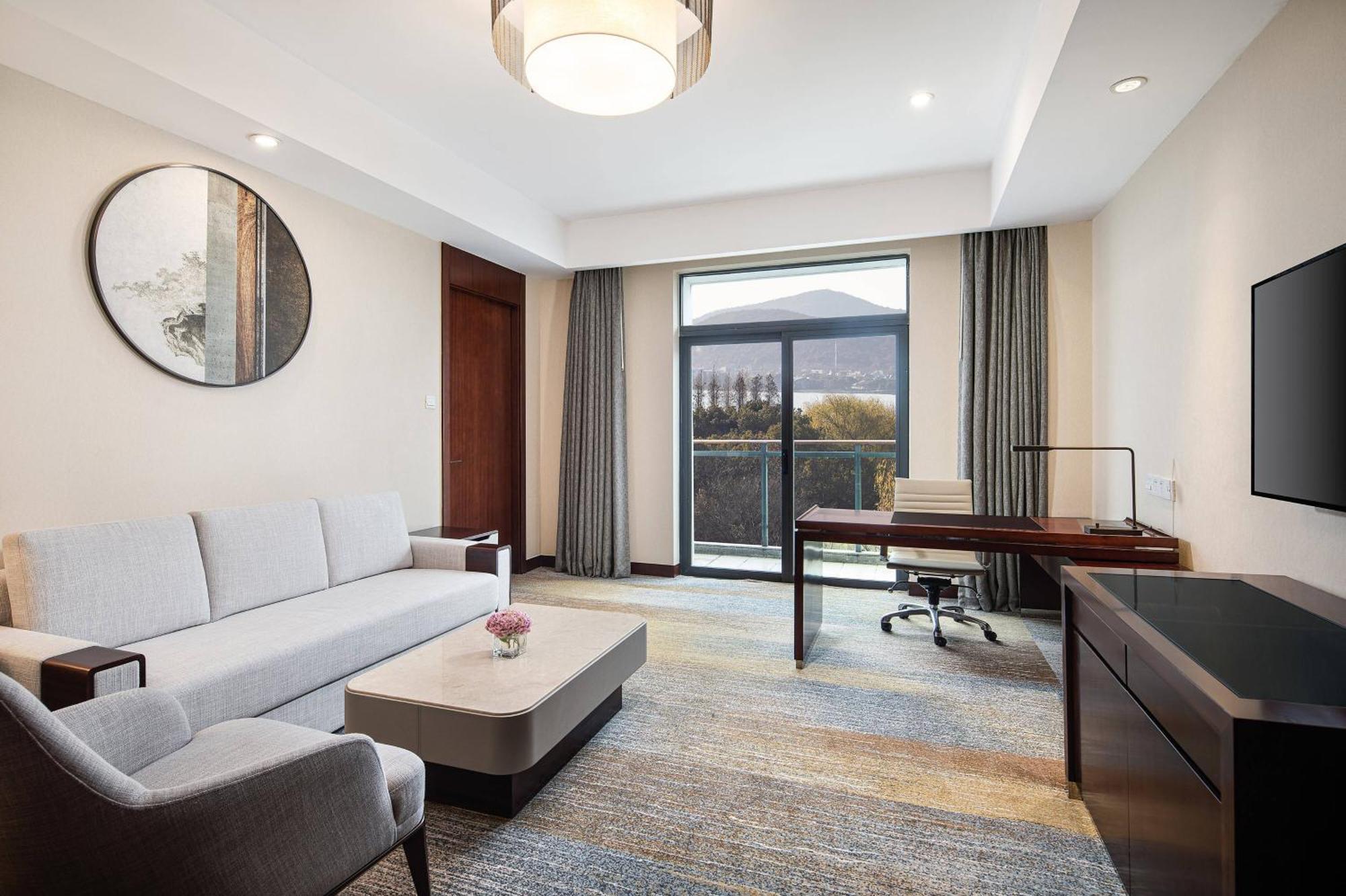 Courtyard By Marriott Wuxi Lihu Lake Exterior photo